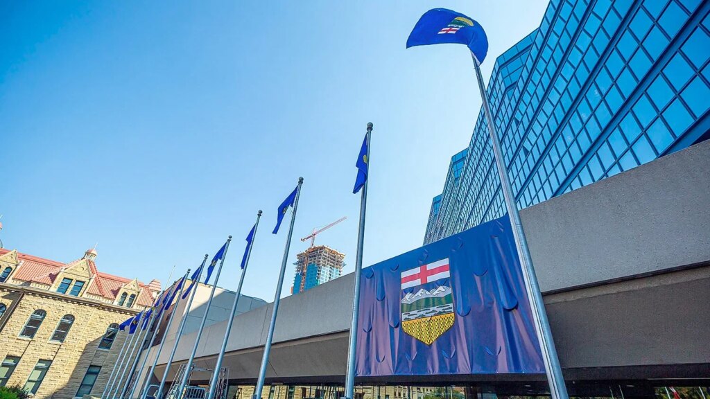 Le marché réglementé des jeux en ligne de l'Alberta atteint 50 sites alors que la répression contre les opérateurs sans licence commence | Le marche reglemente des jeux en ligne de lAlberta atteint